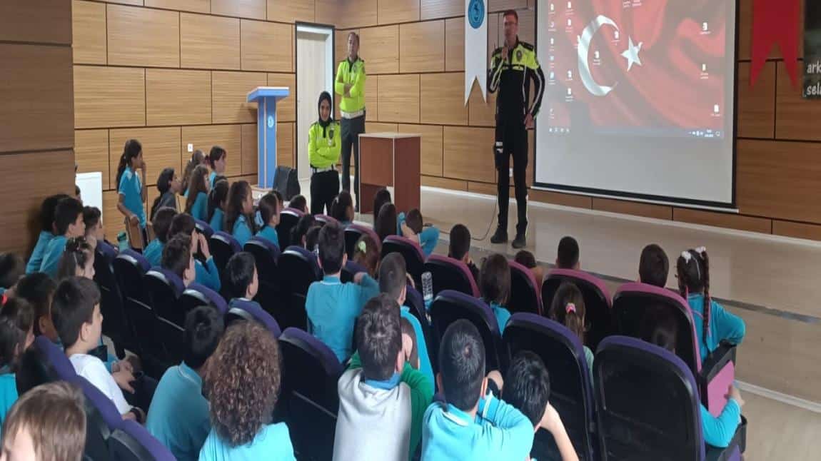 OKULUMUZDA TRAFİK EĞİTİMİ VERİLDİ